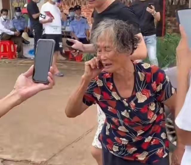 啥是红色家庭 0c8ffe693d5a42ee84b7541a0e02ad69.jpeg