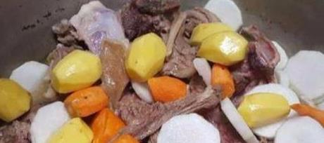 特产|蒙古族有多喜欢肉？早餐大骨头上来？答案意外