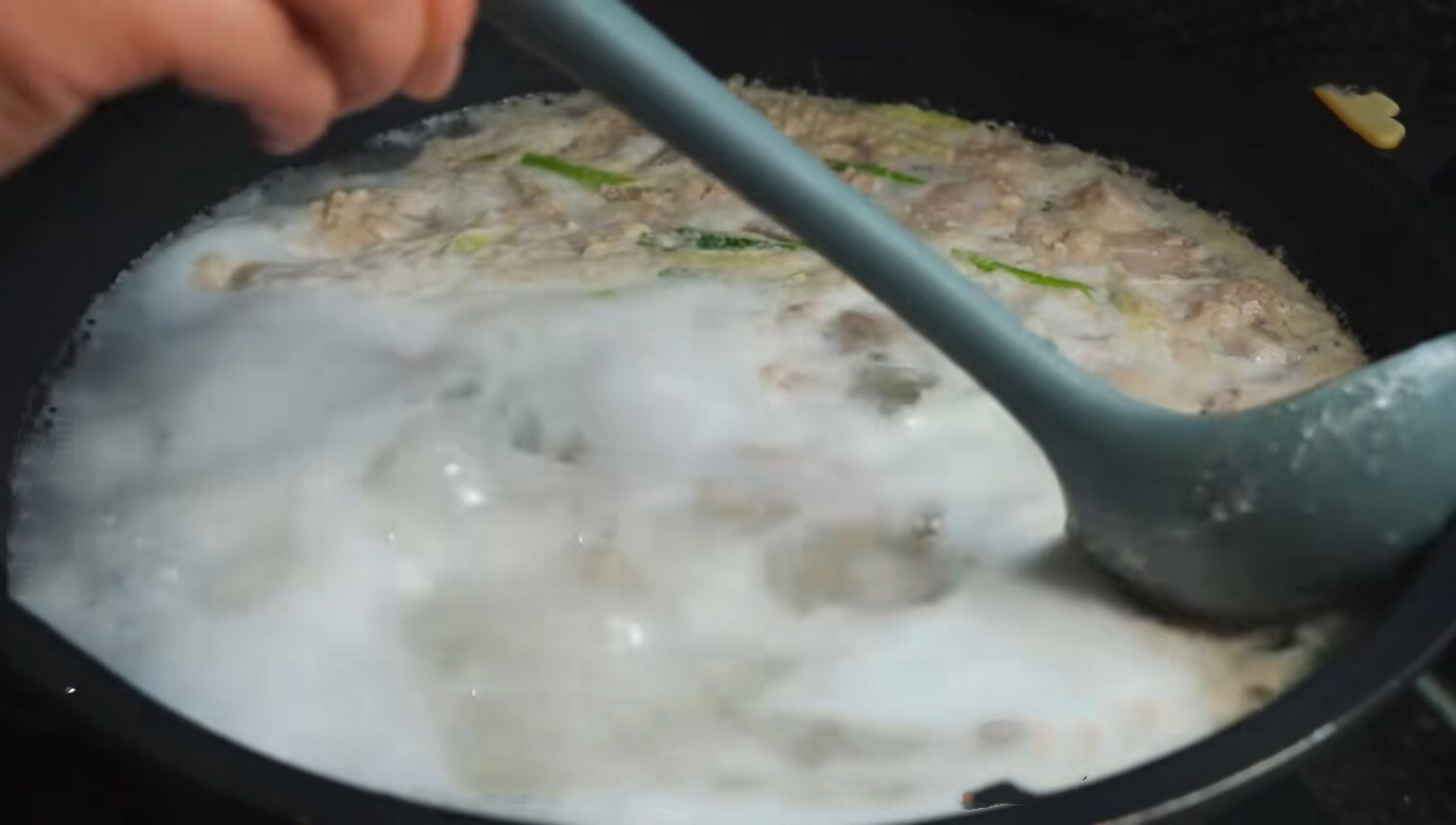 步骤|五花肉解馋的吃法，搭配一碗板栗，不加水不用盐，肥而不腻又软烂