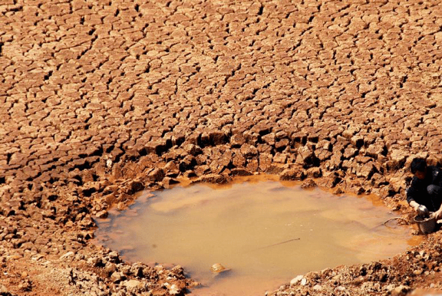 原创中国在沙漠挖出最大水库面积30平方公里耗时40年建成
