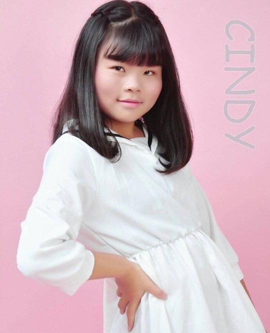 黑色|Cindy脱胎换骨？瘦出尖下巴辣妹感十足，不复从前人见人骂丑娃娃！