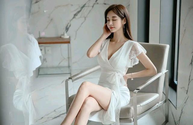 那话|蕾丝镂空美背连衣裙，气质加成的一款连衣裙