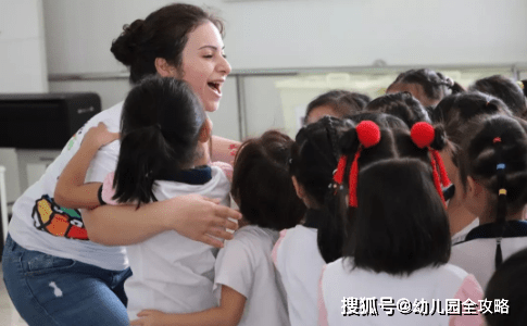 高薪|贫限想！学费十几万的幼儿园什么样？内置电影院、游泳池，太豪横