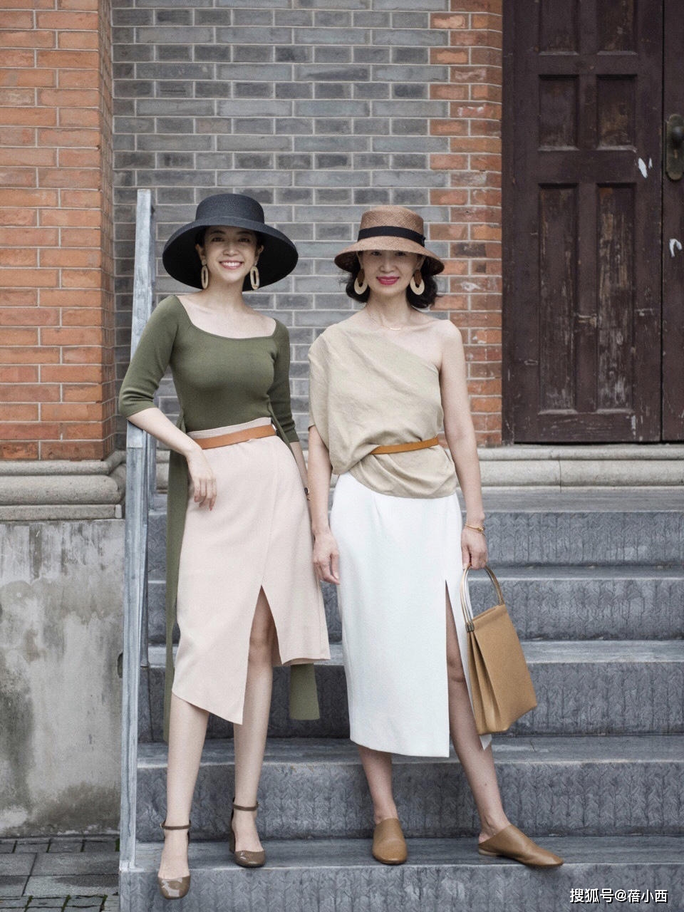 学三木|女人过了50岁，少穿黑白灰！学三木妈妈的高级优雅搭配，时髦气质