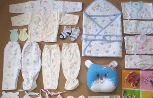 因为|农村孕妇医院待产，行李带来一大堆，却被其他准妈妈嘲讽太“土”