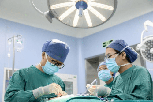 人员|西安国际医学中心整形医院色素痣诊疗中心杨国辉丨关注痣的变化