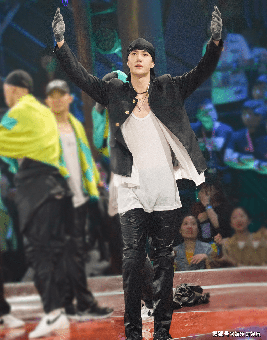 王一博造型师王逸铎工作道路上的绊脚石谢汶凯李帅叶音