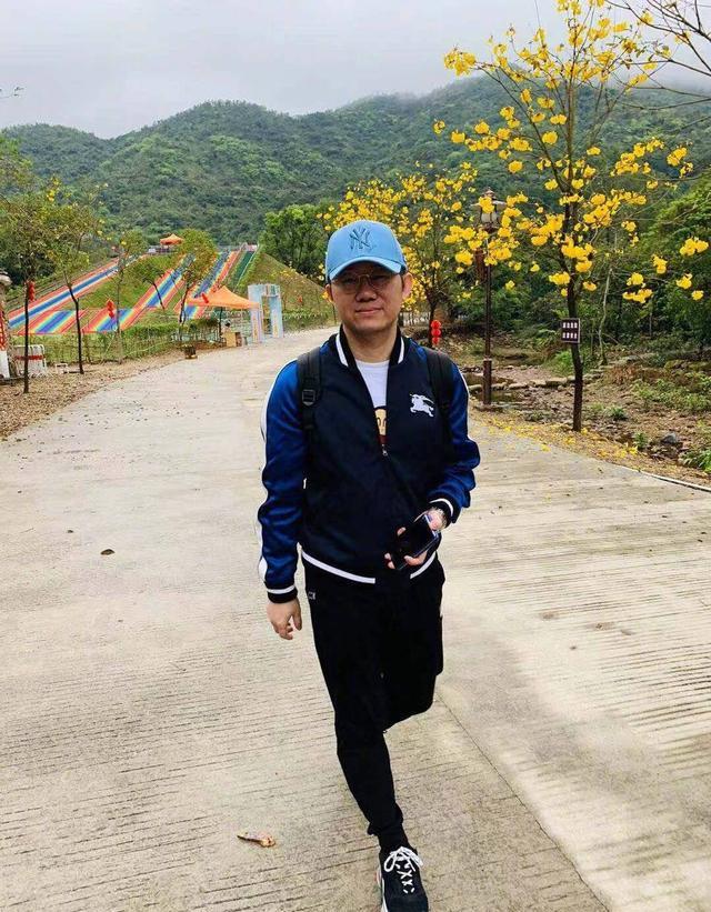奢侈品|涂磊宅家晒日常，露出大量奢侈品，给女儿吹头发的吹风机都是大牌