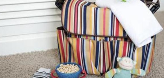 因为|农村孕妇医院待产，行李带来一大堆，却被其他准妈妈嘲讽太“土”