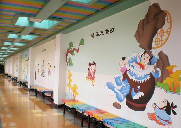 刘先生|挑食女儿上幼儿园后变乖了，食堂辞职阿姨的一张照片，惹怒家长