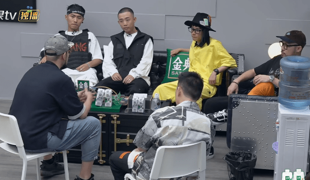 兄弟|《披荆斩棘的哥哥》成新版《古惑仔》，明争暗斗不断，陈小春心累