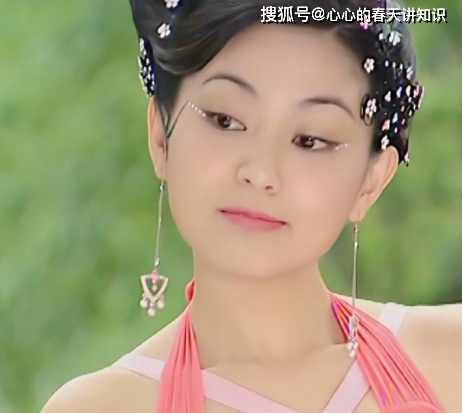 美人|十位眼尾贴花钿的古装美人，谭松韵惊艳杨怡经典，唯她最独特最美