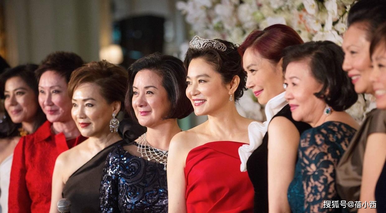 进行|我被林青霞的“括号臀”迷住了,穿黑色亮片裙,好像换了一副身材