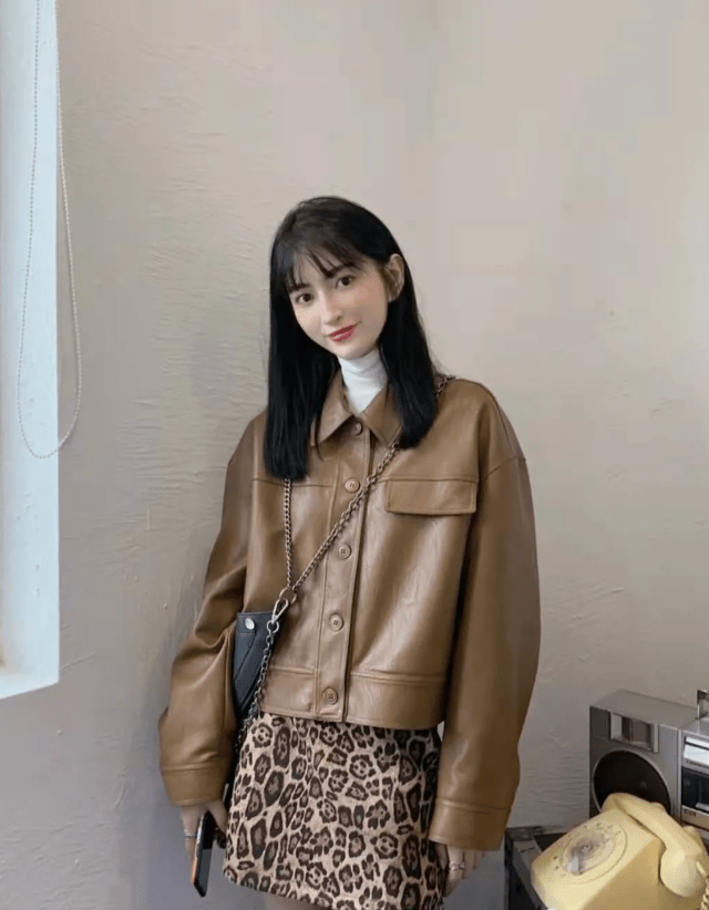 野野|T恤+皮衣,秋日吸睛100%!