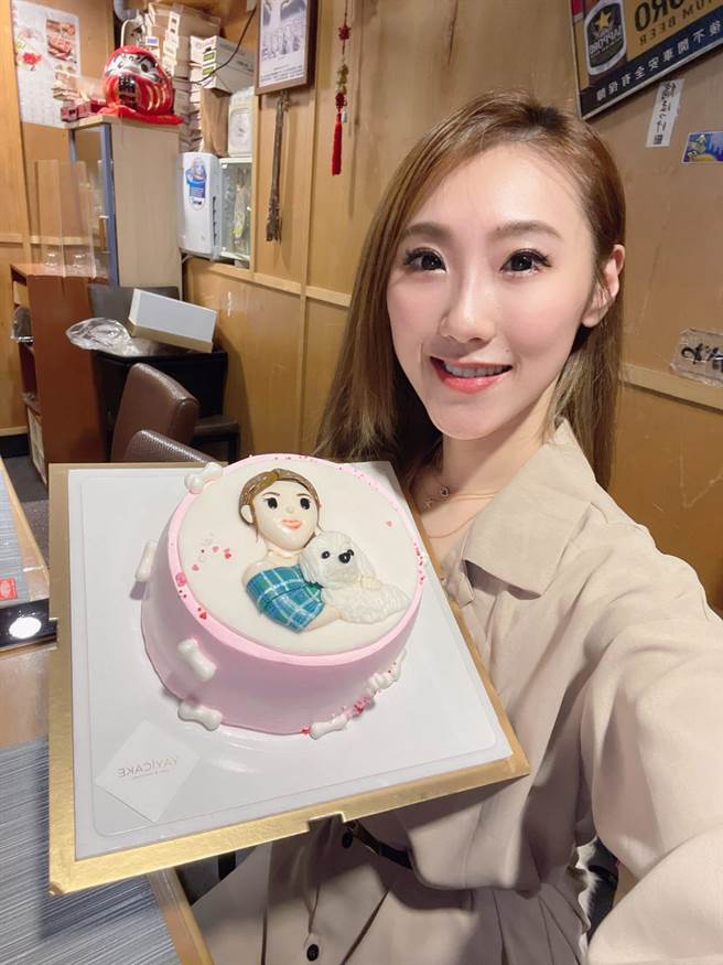 谢金晶日前欢庆35岁生日,刚好台湾疫情近来开始微解封,她特地与好姐妹