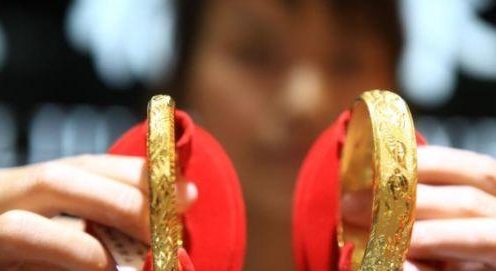 公婆|婆婆送我只金手镯，我当赝品扔了，她随手给我一张纸，看完我傻了