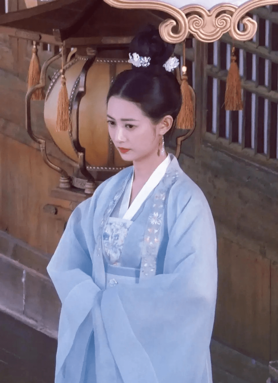 赵露思|?最新女星古装路透：热巴红赵露思红衣比美，看到鞠婧祎我沉默了