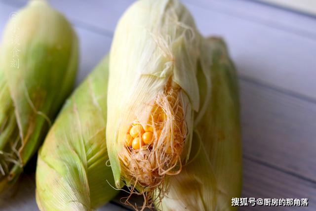 叶子|玉米按斤买和按根买哪种划算?超市员工透露“小套路”,了解一下