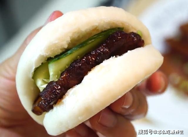 做法|五花肉这样吃真过瘾，蓬松暄软、香而不腻，一次能吃5个