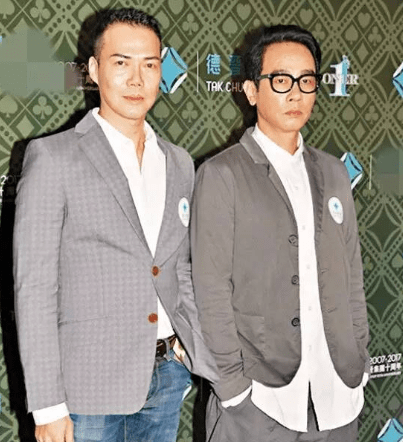 湾区|54岁香港艺人谢天华怀抱女儿显露“炫耀脸”