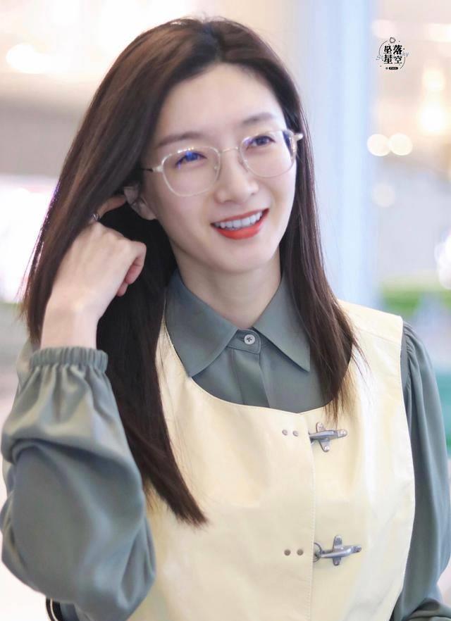 姐妹|戴眼镜就不能化妆了吗？“眼镜妆”了解一下，简单又好看