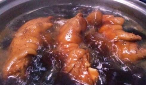 猪脚怎么卤着吃的 f005611d374340f3be2cdf4301dec59c.jpeg