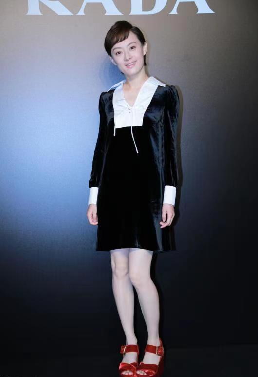 设计|有种“高级感”叫孙俪的裙子,丝绒拼接连衣裙高贵优雅,时髦精致