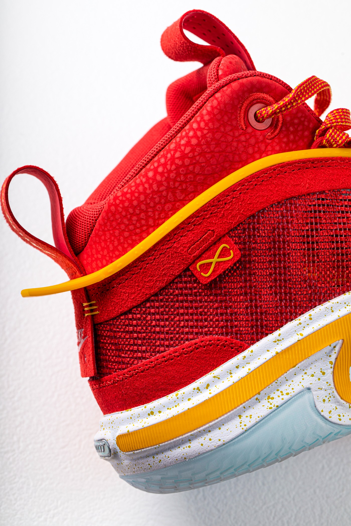 设计|AJ36 绝地反转！只加一个新科技，又甩开所有实战鞋一大截…