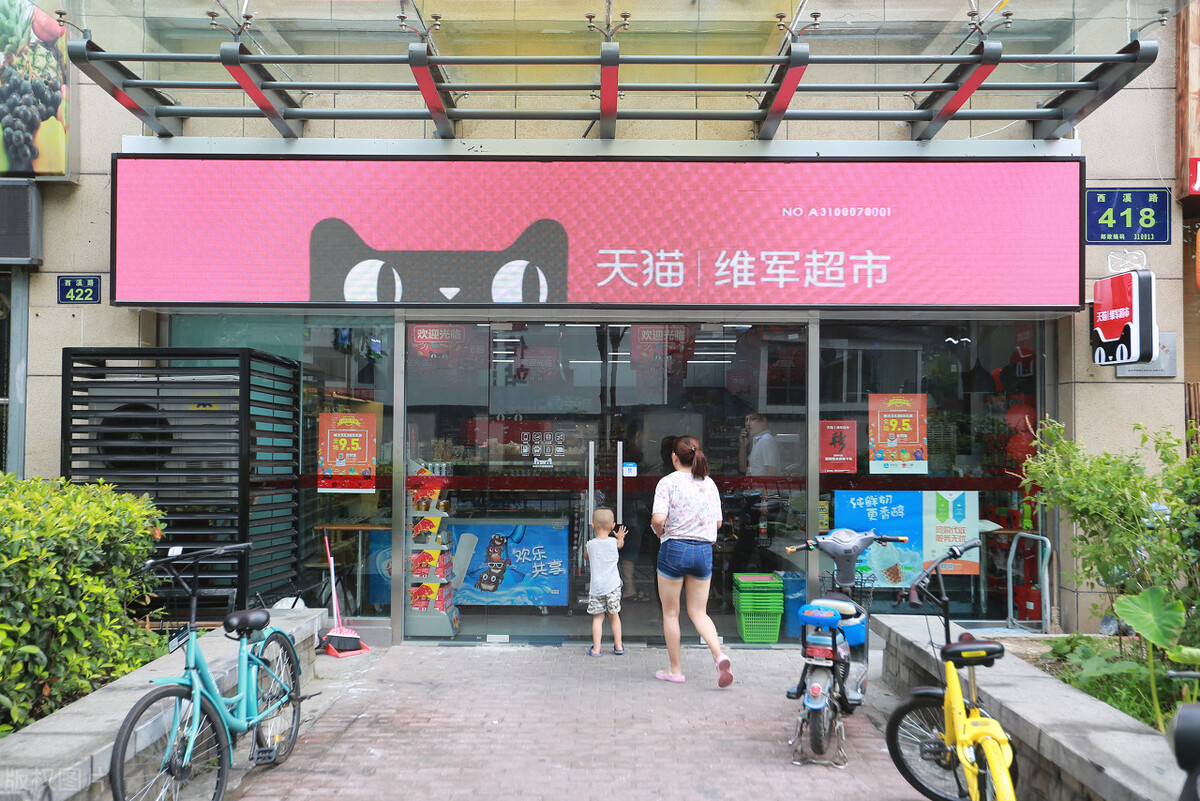 采用的质优铝合金型材,led光源,高清灯膜,刀刮布等为主体结构