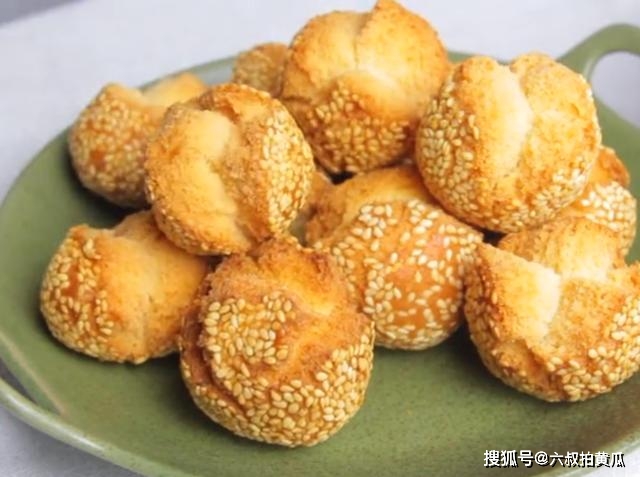 做法|3块钱面粉，2个鸡蛋，做出童年的小零食！开口笑麻团的3步做法