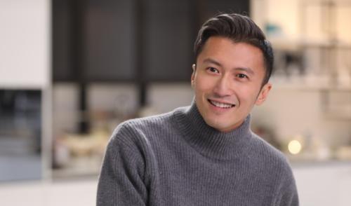 进行|52岁的王菲罕露面：生日当天连开8瓶红酒助兴，一晚消费6.5万元