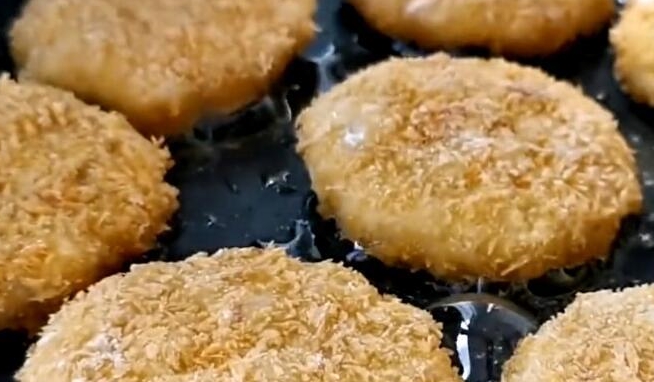 方法|入秋后，此果正当季，2块钱1斤，用来做早餐饼酸甜又软糯，太香了