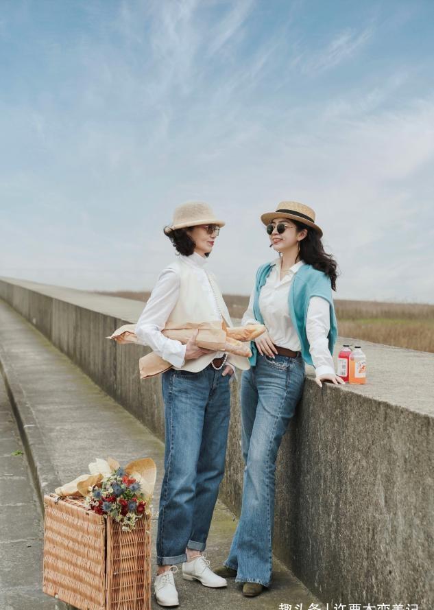 显得|这对“神仙母女”夏季穿搭太美了，50岁妈妈这样穿，美得惊艳时光