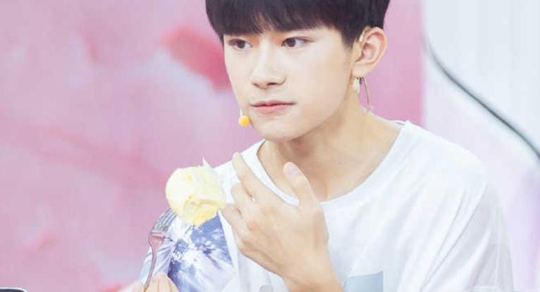 好朋友|明星都爱吃啥零食?林更新痴迷辣条,迪丽热巴的最爱让人难以接受