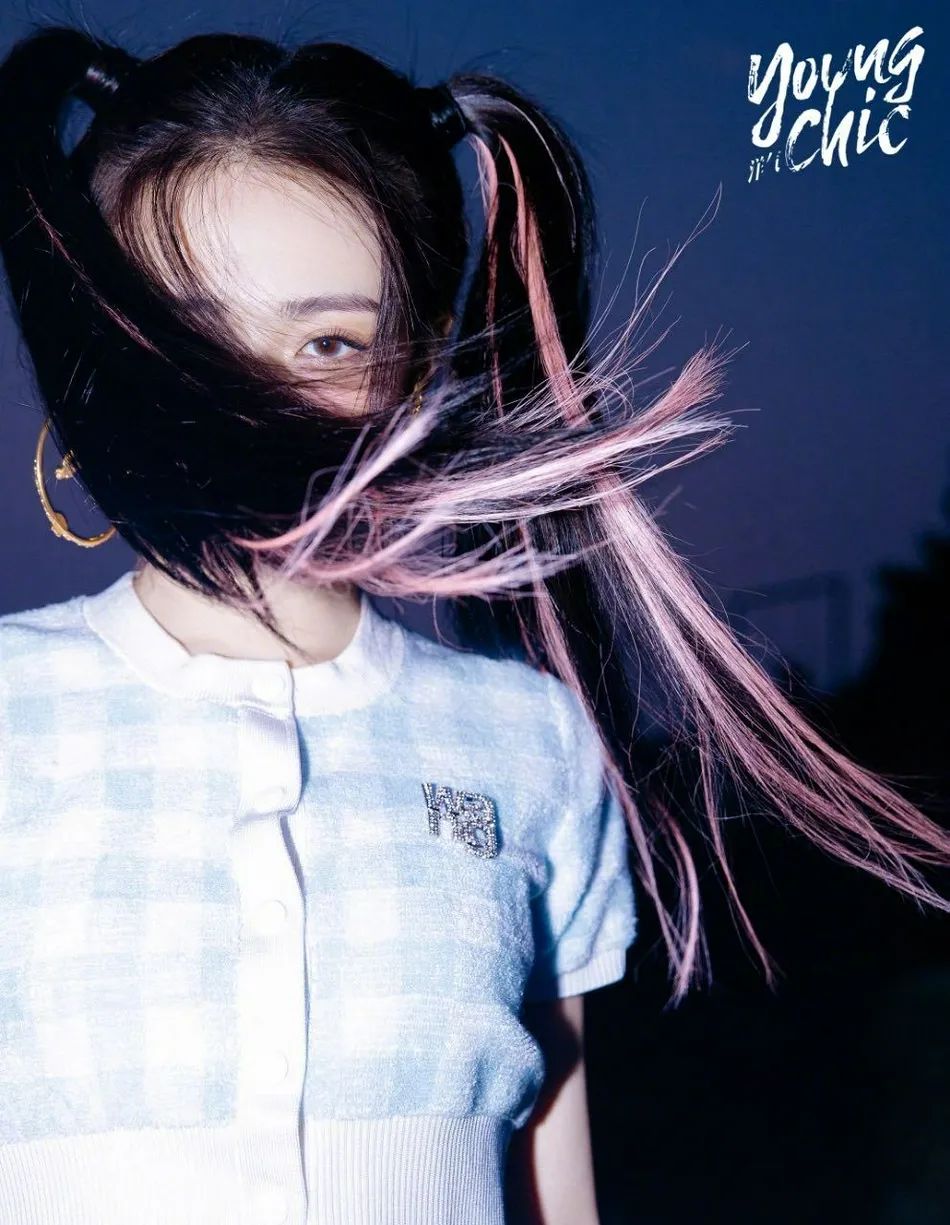 染红|徐璐双马尾写真集甜美酷辣！雪肤玉貌太性感妩媚撩人