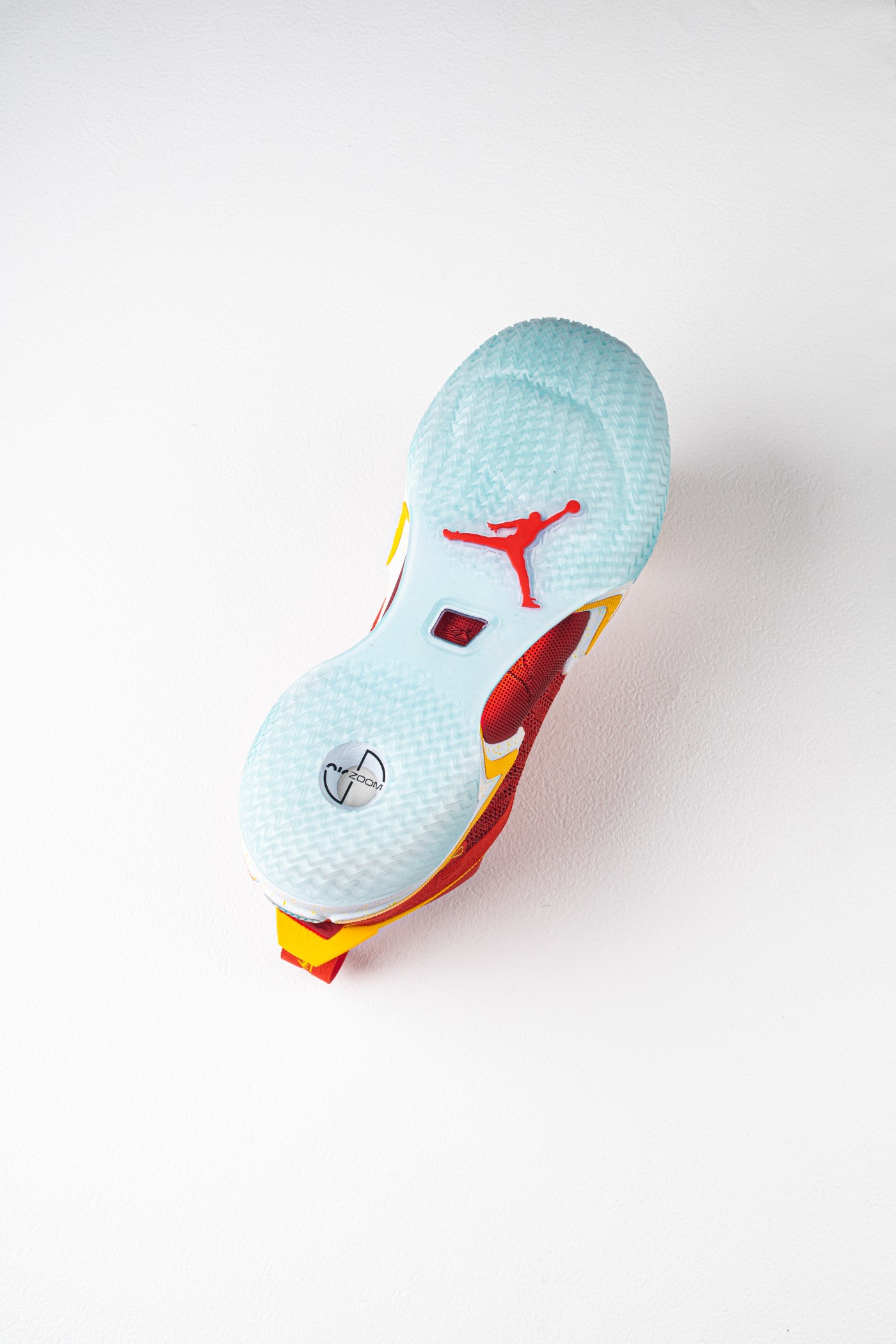 设计|AJ36 绝地反转！只加一个新科技，又甩开所有实战鞋一大截…