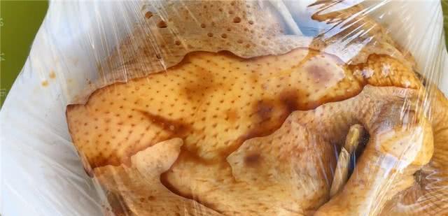 姜片|一个电饭煲轻松搞定一只鸡，做法简单，根本抵抗不住这样的美味