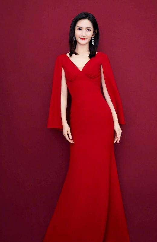 颜色|谢娜都孩子妈了还那么大玩心,沙漠上尽情摆poss,看着真“魅”