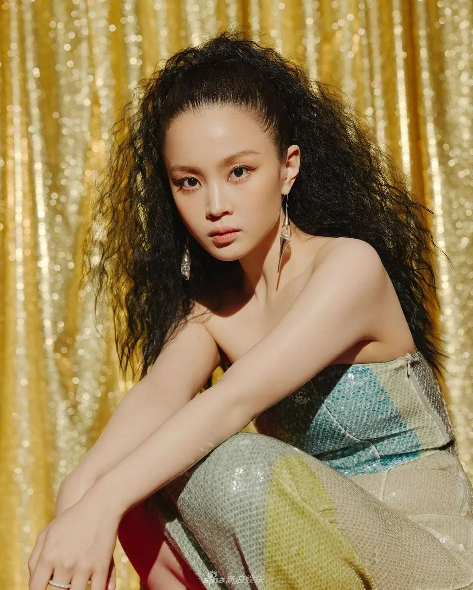 黑色|韩女星李夏怡瘦身成果惊人!魔鬼身材太性感妩媚