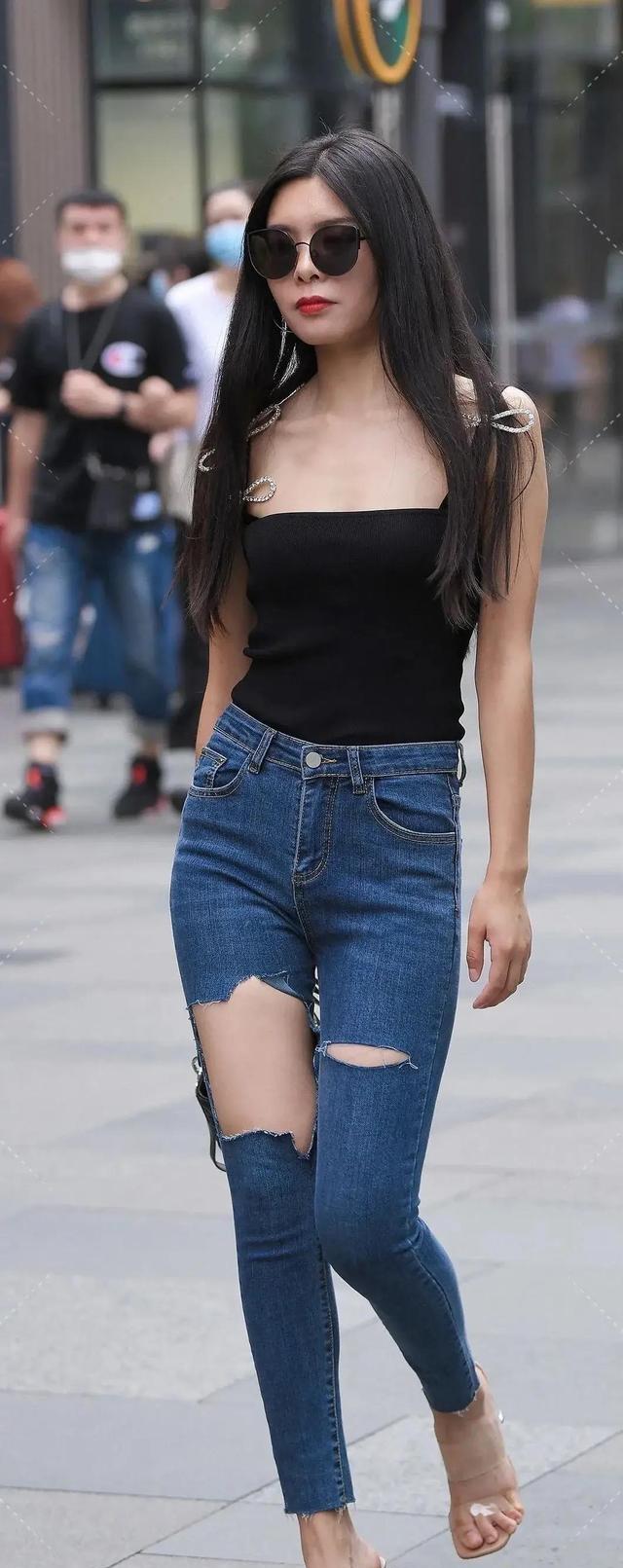 显得|高贵优雅的瑜伽裤穿搭塑造女性优雅高贵，显得美腿修长，女神气质