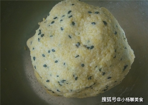步骤|它是“米中黄金”,加上淀粉往锅里煎,是孩子最爱吃的零食!