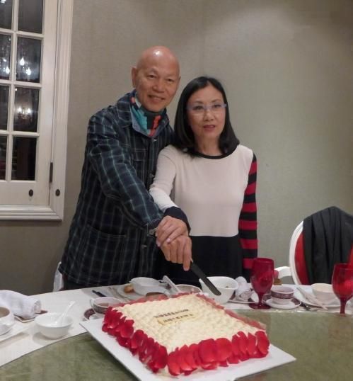 皱纹|汪明荃穿长裙还这么漂亮，73岁皱纹一点不少，但气质优雅！