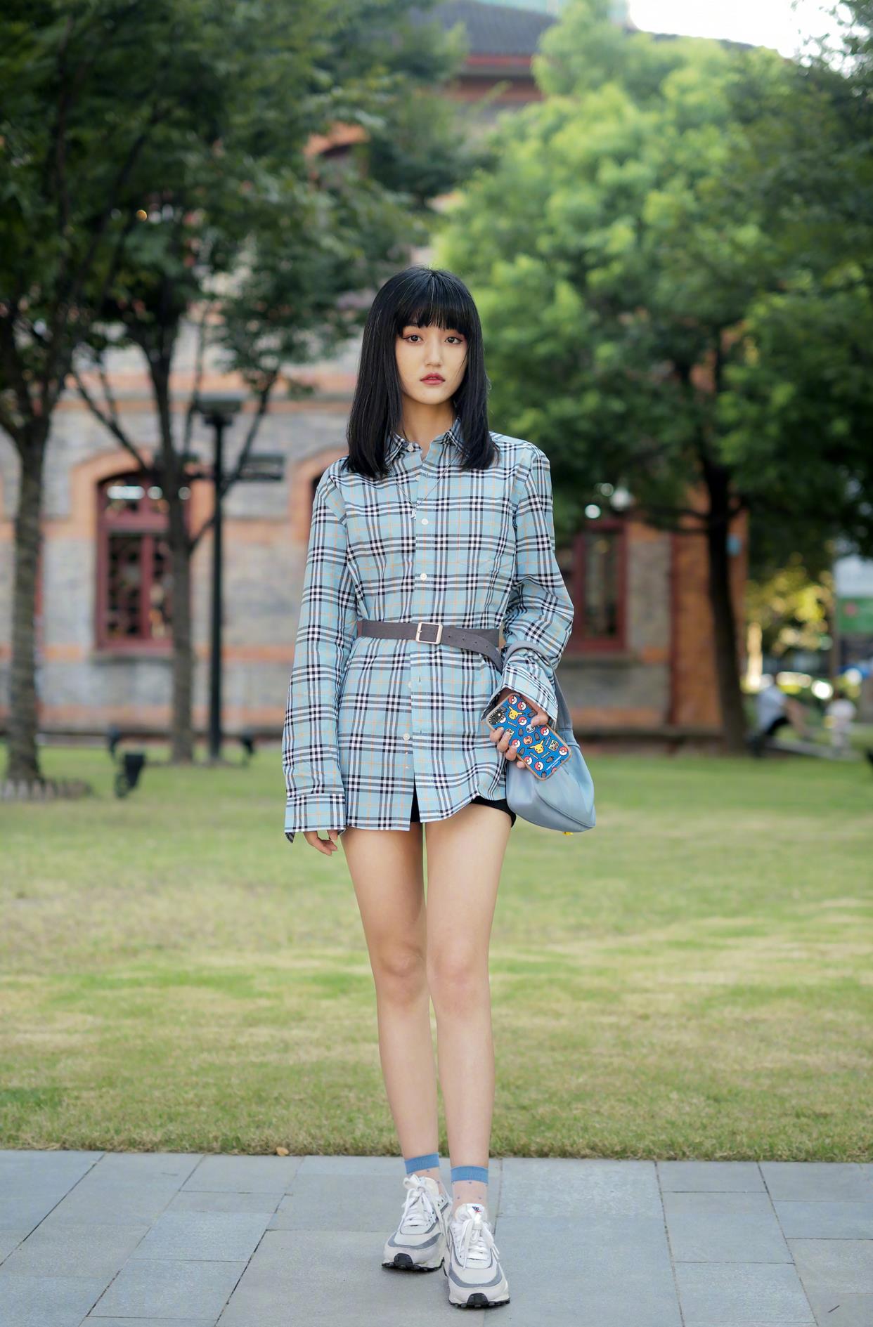 明度|教你怎么把简单的“衬衫”穿出新潮、时髦感，再也不怕撞衫了