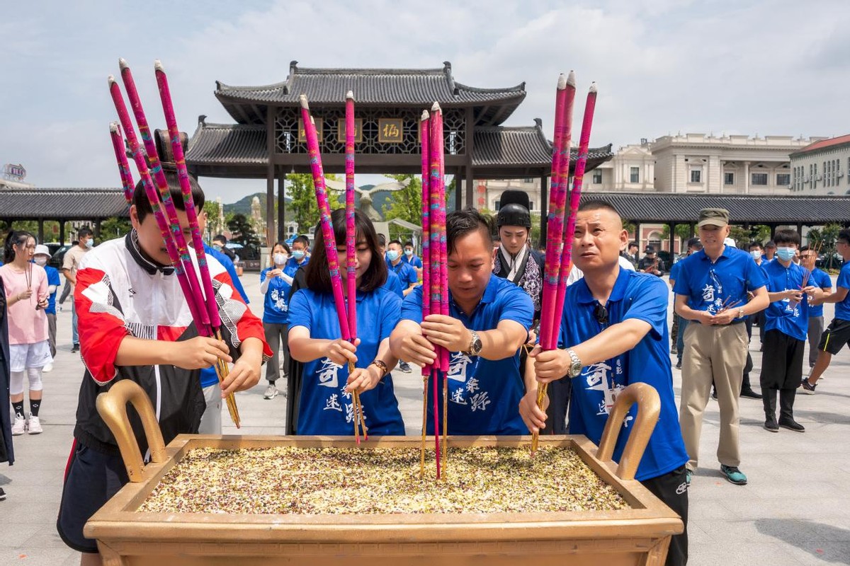 袁世杰|电影《奇案迷踪》在象山影视城盛大开机