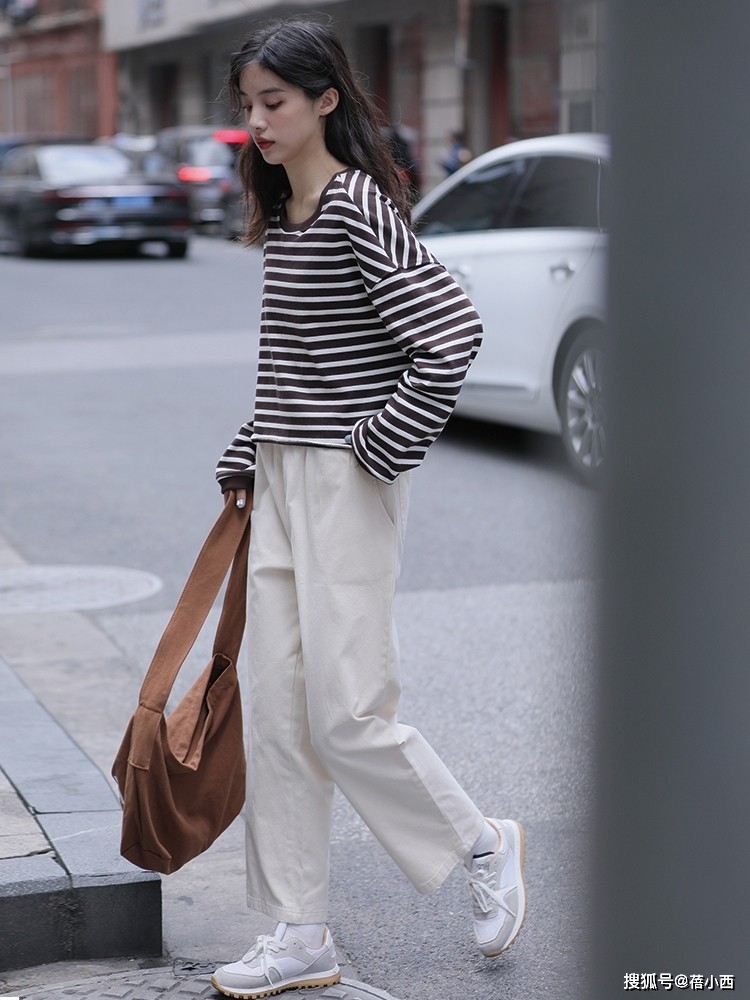 颜色|简约不繁琐才是真高级，分享7套初秋搭配，跟着穿秒变时尚小达人