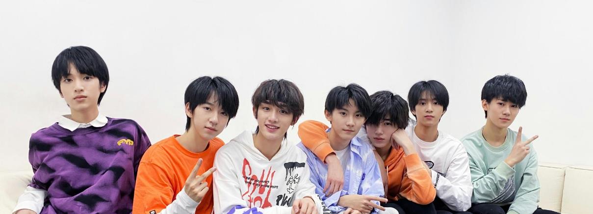 嘲讽|张靓颖发文疑似嘲讽《王牌》，节目为捧某男团，自己镜头被一剪没