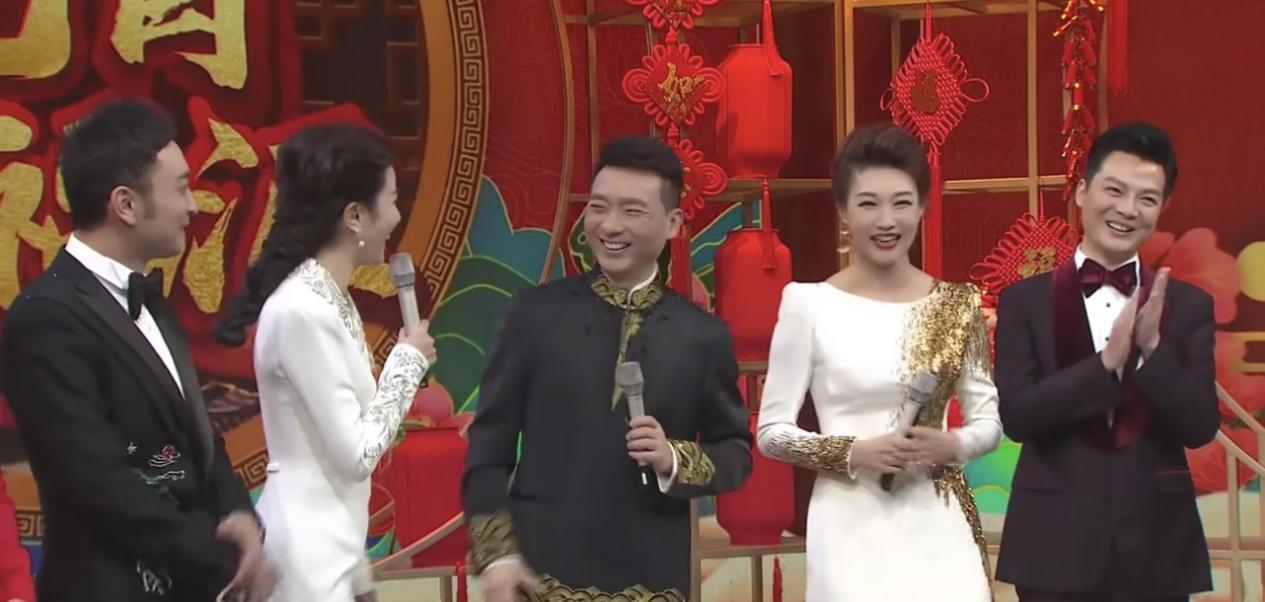 长剑|44岁李梓萌真是宝藏女孩！留长发穿古装如侠女，挥长剑耍帅太可爱