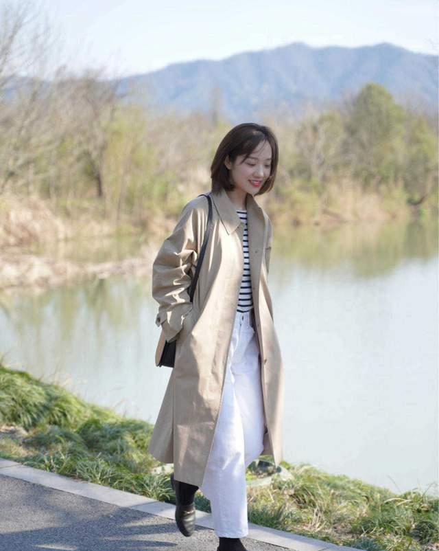 条纹|秋季半身裙穿起来会显得更有气质