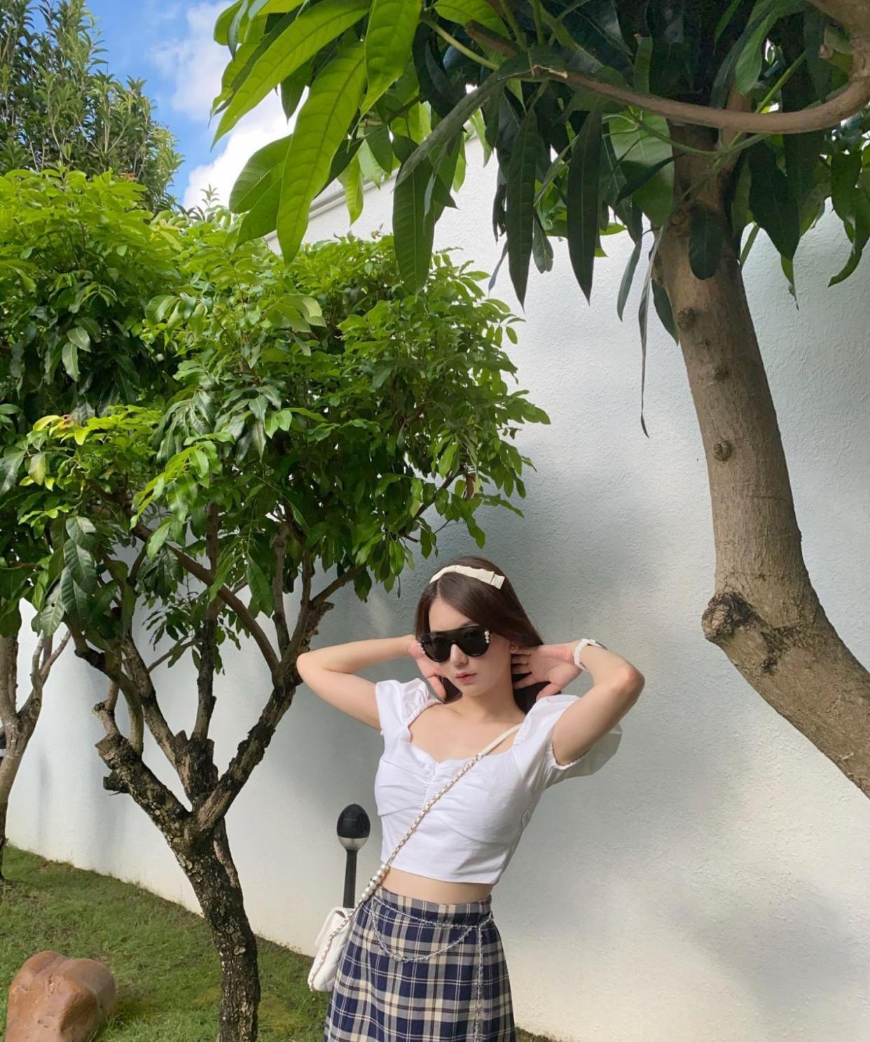身材|郭富城的老婆身材真好，穿吊带紧身裙好迷人，女生都移不开眼