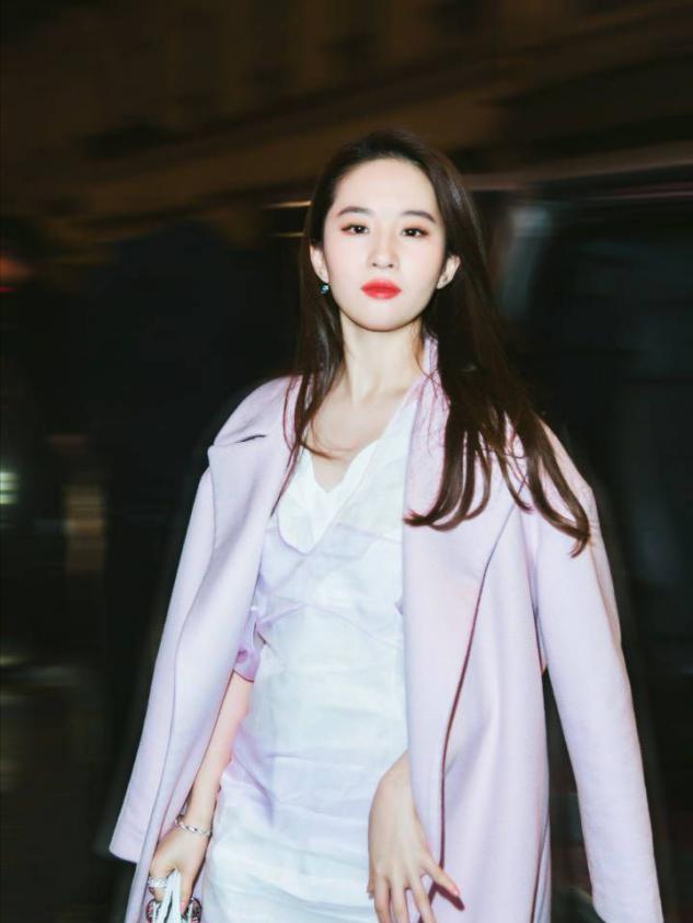 卷发|你适不适合有“刘海”？看这3点就对了，留错显老还没气质